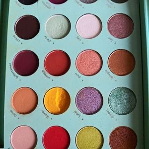 BH cosmetics × Daisy Marquez